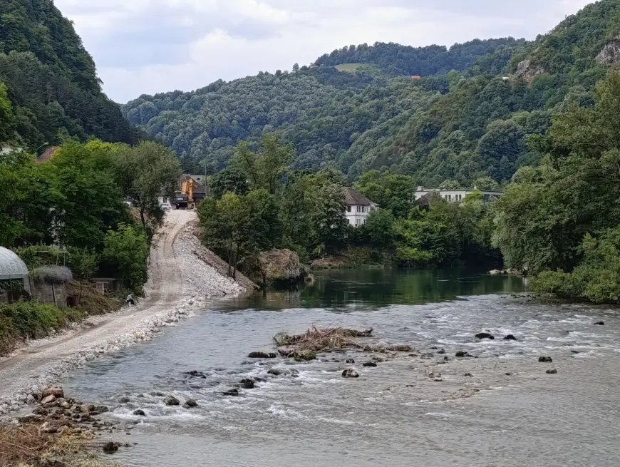 Beton protiv prirode: Kako je rijeka Vrbas izgubila svoje obale (FOTO)